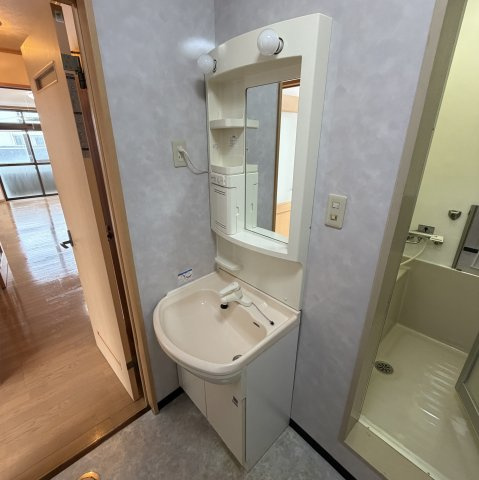 田中ビルの居間・リビング