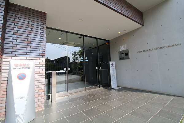 【エントランス】