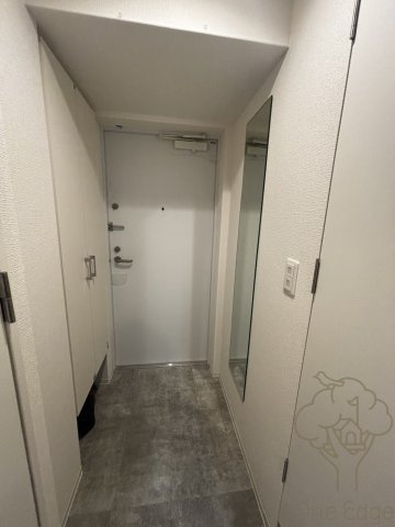 セレニテ東梅田アリエの玄関