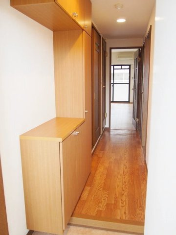 グランピア　　刈谷市近郊の賃貸はクラスホーム刈谷店の玄関|収納もある玄関です