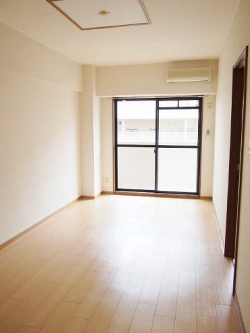 グランピア　　刈谷市近郊の賃貸はクラスホーム刈谷店の居間・リビング|居間です