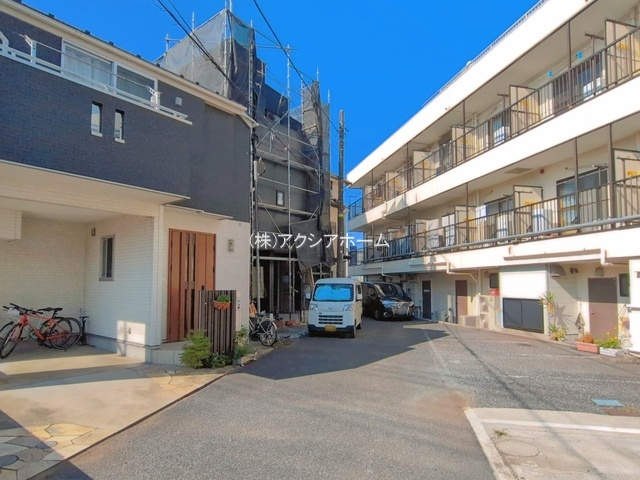 所沢市若狭4丁目・全1棟　新築一戸建　～3階建て～の前面道路含む現地写真|2026年8月25日撮影