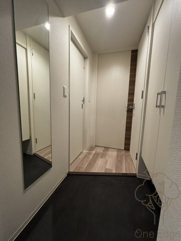 セレニテ東梅田アリエの玄関