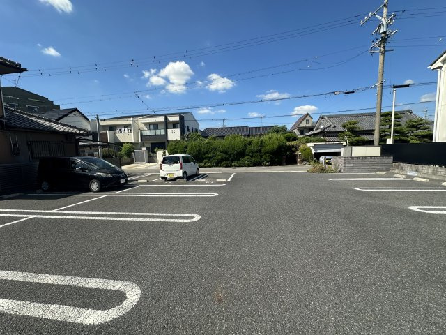 ルピナス宇野の駐車場