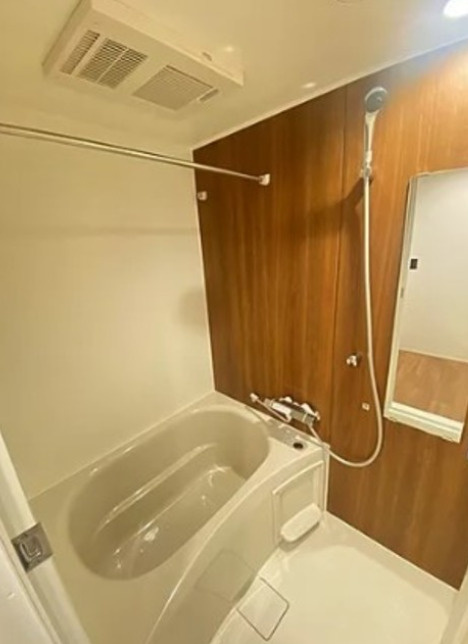 アトリオフラッツ三軒茶屋North　フリーレント　礼金０　最上階　角部屋の浴室