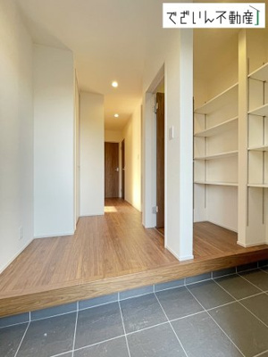 【玄関】 | Livele Garden.S熊谷市万平町第3　新築住宅 | ≪1号棟≫
現地(2026年3月撮影)