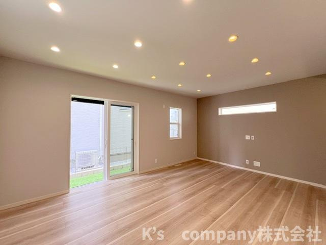高座郡寒川町倉見　新築戸建　1号棟の居間・リビング|リビングは広々とした19帖☆