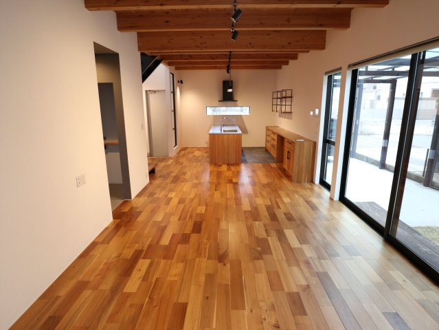 御薗宇戸建ての居間・リビング