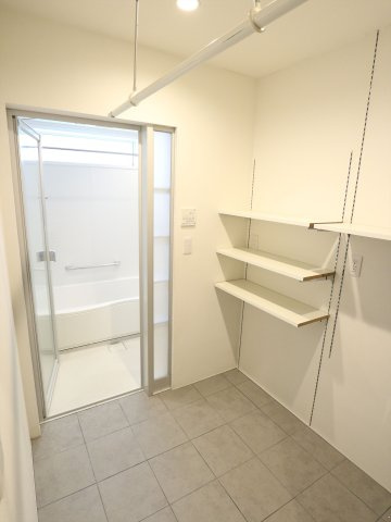 御薗宇戸建ての脱衣所