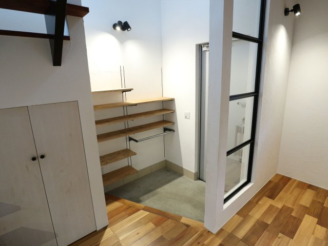 御薗宇戸建ての玄関