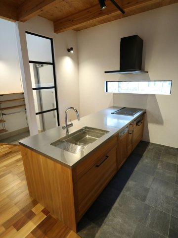 御薗宇戸建てのキッチン