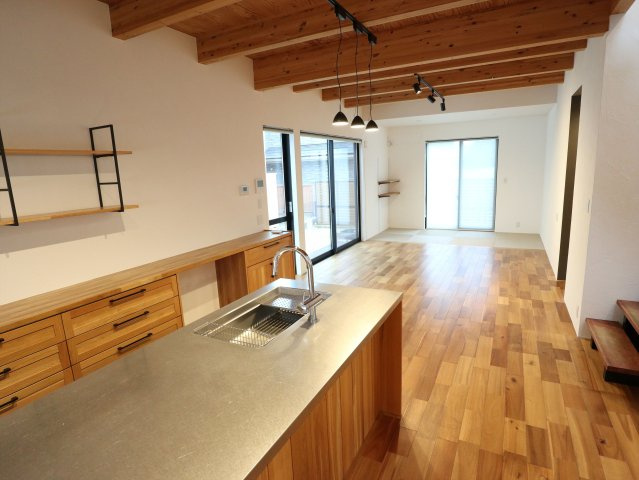 御薗宇戸建ての居間・リビング