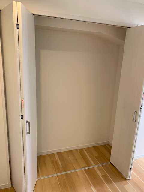 ダイアパレス上落合の収納|洋室のクローゼットになります。