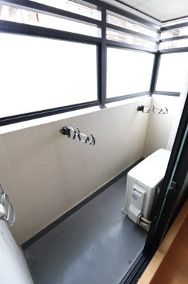 【バルコニー】 | ローランつるみ