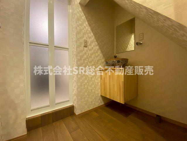 稲葉1丁目中古戸建の脱衣所|広めの脱衣場です！