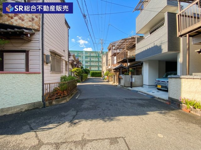 稲葉1丁目中古戸建のその他共用部分|小さいですが庭として、植木鉢置いたり、お子様の外用のおもちゃを置いたりできます！