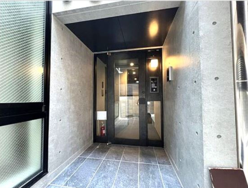 LUMIEC un SAKURASHINMACHI NORTH　顔認証マンション　ペット相談　角部屋のエントランス