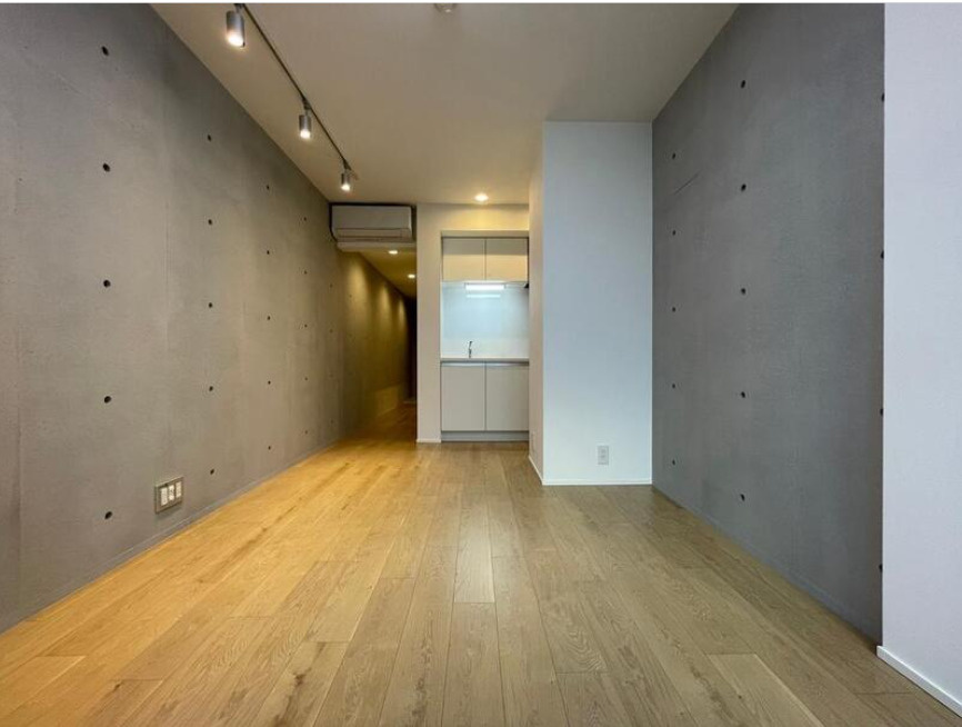 LUMIEC un SAKURASHINMACHI NORTH　顔認証マンション　ペット相談　角部屋の居間・リビング