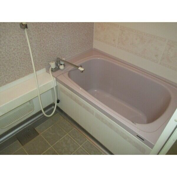 ファミールハイツ北大阪1号棟の浴室