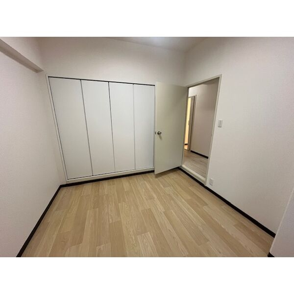 ファミールハイツ北大阪1号棟の寝室