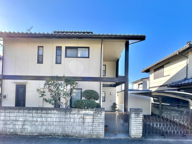 【中古戸建】高崎市浜尻町の外観|■外観｜土日のご見学はもちろん、平日・夜間のご案内も大歓迎です♪「今から見たい」や「仕事終わりに見たい」にもご対応できますのでお気軽にお問い合わせください♪