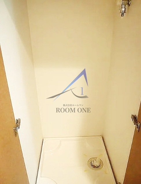 ルーブル住吉の設備|洗濯機置き場です。