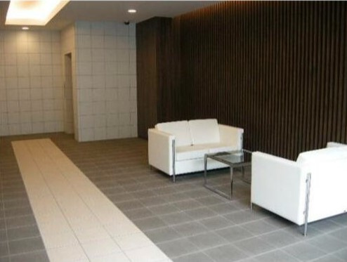 クロスベル森下のロビー