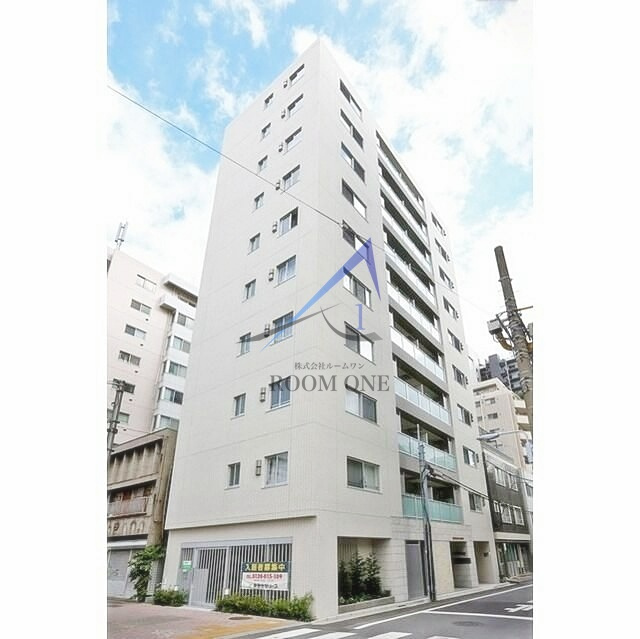 ＬＵＣＵＬＩＡ　ＣＯＵＲＴ