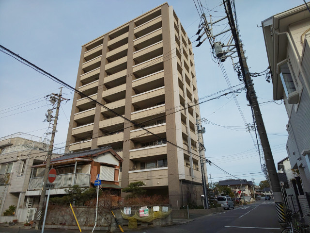 プラウド東岡崎の外観