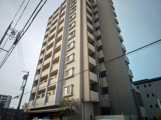 プラウド東岡崎の外観