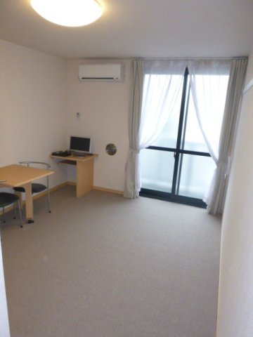 レオパレスけやきの居間・リビング|設備・仕様は号室により異なる為、現況を優先致します。