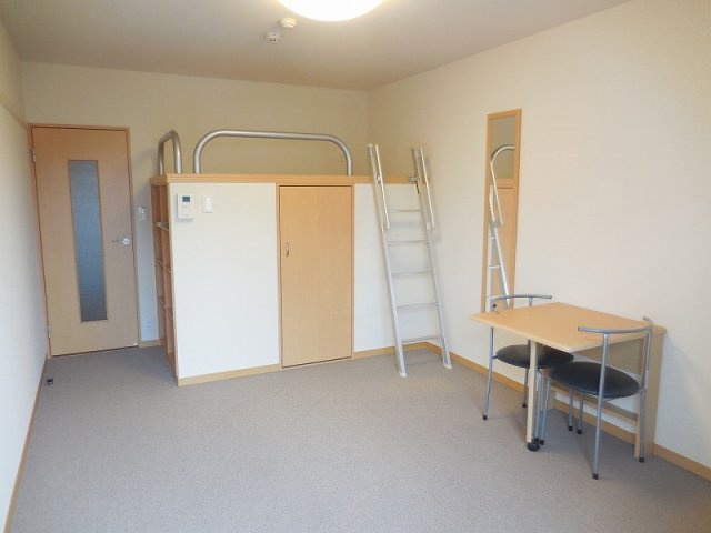 レオパレスけやきの居間・リビング|設備・仕様は号室により異なる為、現況を優先致します。