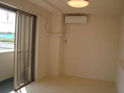 【居間・リビング】 | グランド ライン | 室内設備