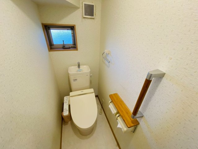 八街ほ　中古戸建のトイレ