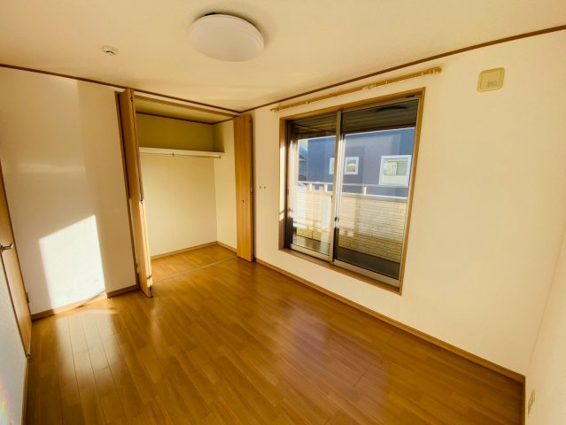 八街ほ　中古戸建の洋室