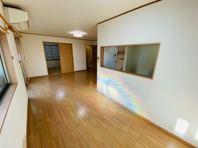 八街ほ　中古戸建の居間・リビング