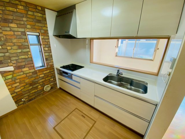 八街ほ　中古戸建のキッチン