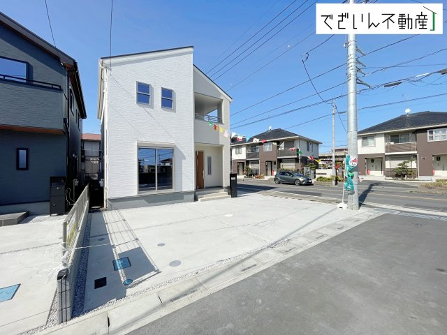 【前面道路含む現地写真】 | Livele Garden.S熊谷市万平町第3　新築住宅 | ≪4号棟≫安心して暮らせる利便性と、子どもを安心して育てられる穏やかな住環境が魅力です。
現地(2026年3月撮影)