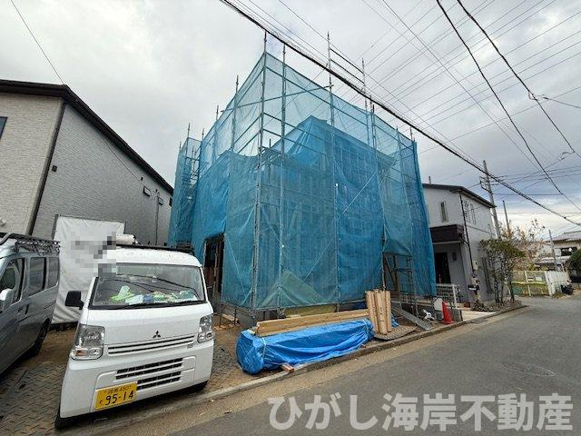 茅ヶ崎市香川1丁目　新築戸建　全２棟の前面道路含む現地写真|12月7日撮影　建築中　現地外観