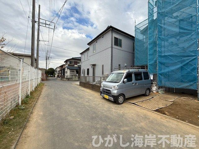 茅ヶ崎市香川1丁目　新築戸建　全２棟の前面道路含む現地写真|12月7日撮影　建築中　現地外観