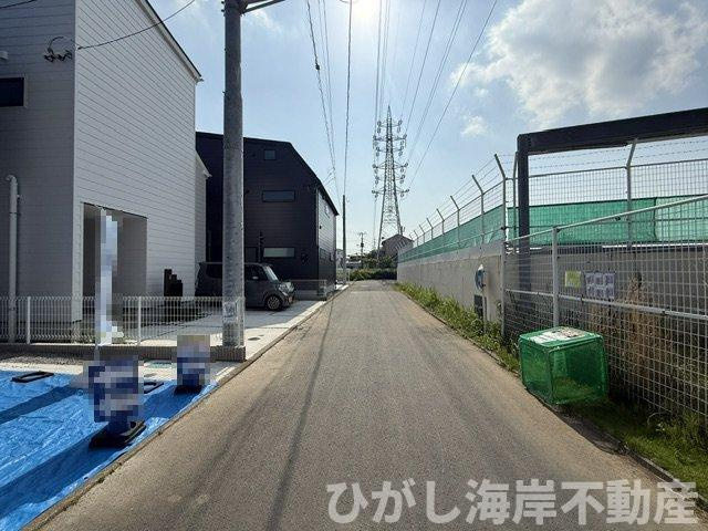 茅ヶ崎市香川1丁目　新築戸建　全２棟の前面道路含む現地写真|現地外観