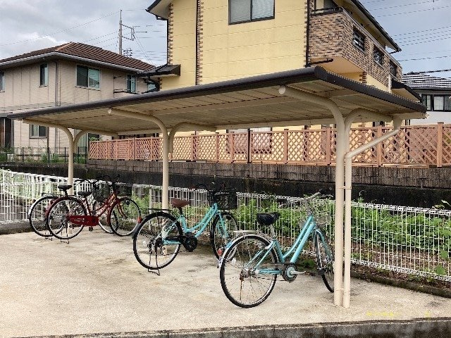 レオパレスＨ＆ＭⅡのその他|自転車置き場