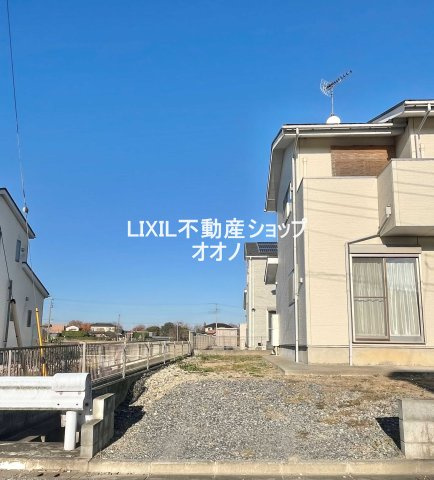 【駐車場】 | 加須市大越　中古一戸建 | 縦列2台可