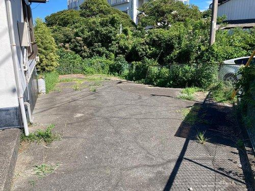 伊豆白浜南風台別荘地の駐車場