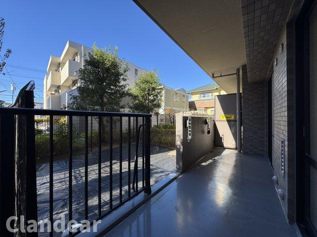 アルシェ西新井のバルコニー|ドキドキの新生活も、安心してスタート。ぴったりの住まいを見つけませんか？クランディアが一緒に住まい選びをサポートします‼　まずは、お気軽にお問合せください　＃クランディア