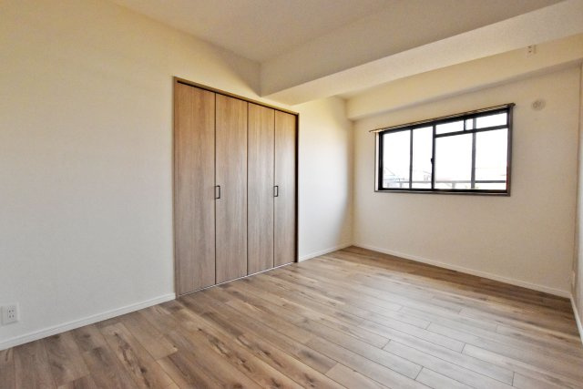 ソルディオ武庫之荘本町の洋室|6.5帖の洋室です。お部屋のデザインがシンプルなので、どんな家具を置いても馴染みます。