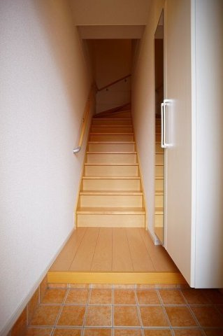 ルピナス・グリーン　Ａの玄関