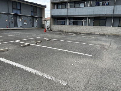 【駐車場】 | レオパレス中井町２