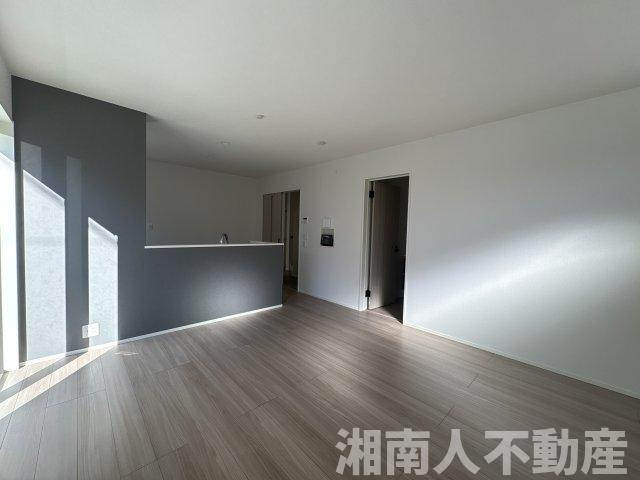 茅ヶ崎市甘沼第1期　新築戸建全1棟　の居間・リビング|こちらのリビングで趣味の時間をお楽しみください