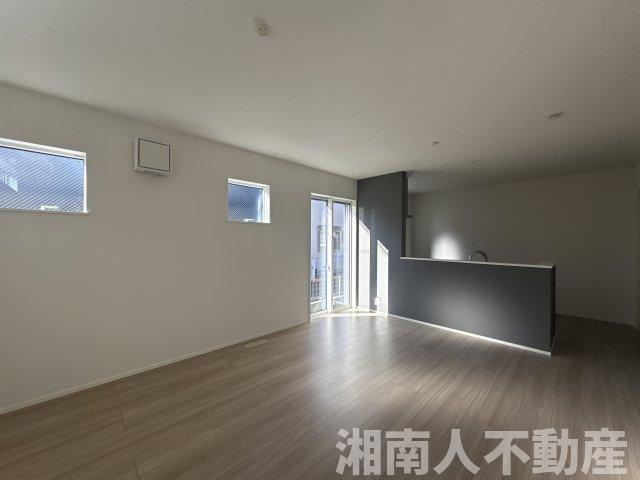 茅ヶ崎市甘沼第1期　新築戸建全1棟　の居間・リビング|こちらのリビングで趣味の時間をお楽しみください